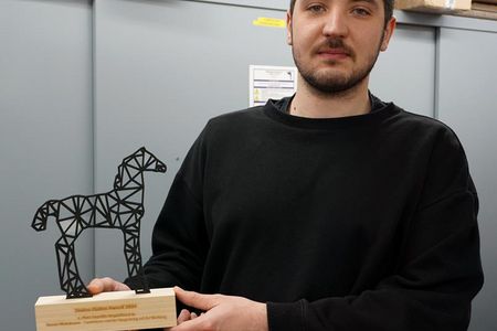 Besondere Ehre für Ramón Winkelmann aus dem Requisiten-Team der Theater und Philharmonie Essen
