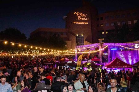 Packt alle Open-Air-Festivals, Konzerte, Autoausstellungen und kulinarischen Events in euren Herbstkalender