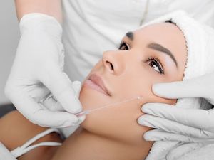 Minimalinvasive Botox- oder Hyaluronsäure-Behandlungen gehören ab sofort zum (Wellness-)Angebot des Bodenmaiser Hof im Bayerischen Wald Minimalinvasive Botox- oder Hyaluronsäure-Behandlungen gehören ab sofort zum (Wellness-)Angebot des Bodenmaiser Hof im Bayerischen Wald
