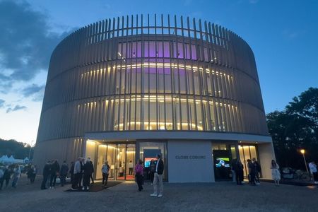 Vom Stellvertreter zum Glanzlicht: Das Globe Coburg, als Interimsspielstätte des Landestheaters erbaut, gehört seit 2023 zu den Architekturschätzen der oberfränkischen Kulturmetropole