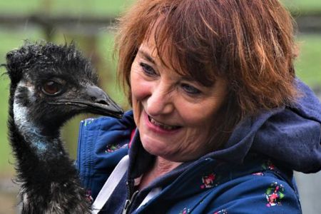 Ute Giesenberg mit Emu Flöte