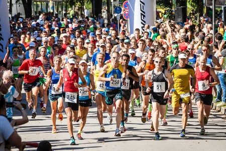 Der SALOMON Alpenstadt City & Trail lockt Bad Reichenhalls sportliche Einwohner und Besucher jeweils im Mai auf die Straßen