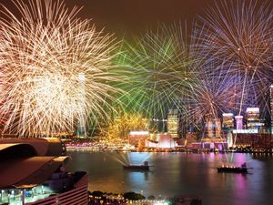 Feuerwerk am Victoria Harbour Feuerwerk am Victoria Harbour
