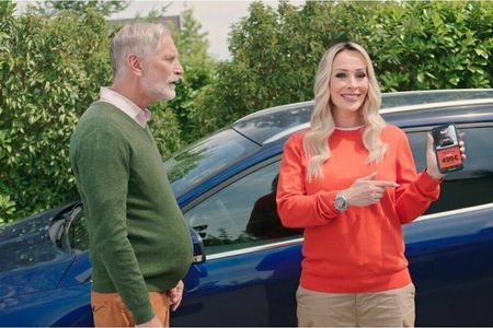 Cora Schumacher steht bei der neuen Sixt-Kampagne im Mittelpunkt