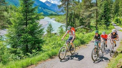 Auf 52 Kilometern führt die letzte Etappe des Lechradwegs von Reutte bis nach Steeg ins Tiroler Lechtal