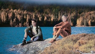 Endlich vereint: Roger Federer und Mads Mikkelsen