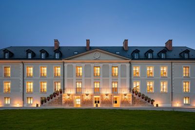 Einst im Besitz der Industriellenfamilie Oberkampf-Mallet verkörpert das Luxus-Refugium eine Form des „leisen Glamours"