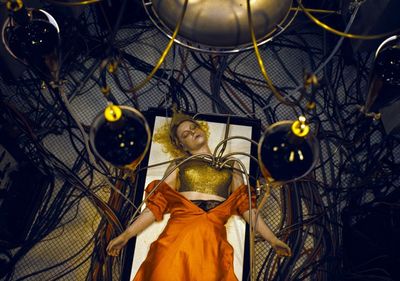 Frankensteins Braut (Jessie Buckley) 