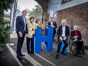 Dr. Dieter Ostermann, Jutta Zülow, Katharina Leuffen, David Zülow, Dirk Brügge und Volker Staufert Dr. Dieter Ostermann, Jutta Zülow, Katharina Leuffen, David Zülow, Dirk Brügge und Volker Staufert