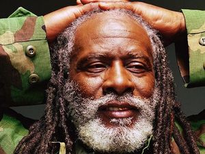 Über zwei Dutzend Alben hat Winston Rodney alias Burning Spear veröffentlicht Über zwei Dutzend Alben hat Winston Rodney alias Burning Spear veröffentlicht