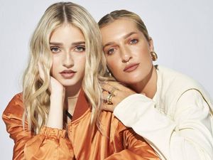 HoneyPuu (l.) und Karo Kauer waren die Gesichter der Kampagne