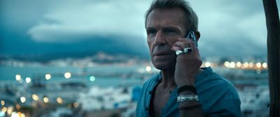 Richard (Lambert Wilson) versucht vor seiner Abeise aus Tanger vergeblich, Malik ein Visum zu besorgen