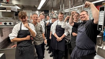 Sternekoch Maximilian Moser und sein Team vom Gourmetrestaurant Aubergine dürfen auch 2026 über einen der begehrten MICHELIN-Sterne jubeln