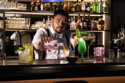 Der hausgebrannte RUNDAI Gin gilt in der hoteleigenen Oma Rosa Bar im bayerischen Bodenmaiser Hof als absolutes Highlight