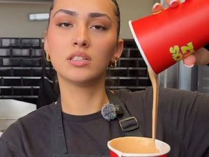 Ursprünglich als Küchenkraft eingestellt, hat sich Leonie längst zu einem wichtigen Brand Face von Glückspilz entwickelt Ursprünglich als Küchenkraft eingestellt, hat sich Leonie längst zu einem wichtigen Brand Face von Glückspilz entwickelt