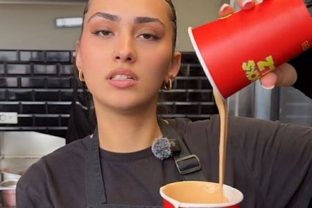 Ursprünglich als Küchenkraft eingestellt, hat sich Leonie längst zu einem wichtigen Brand Face von Glückspilz entwickelt
