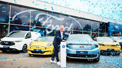 Zur Feier des 100-jährigen Jubiläums setzt Ford erneut auf Knossi als authentischen Botschafter