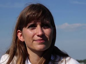 Olga Bach, geboren 1990, wurde vor allem durch ihre Theaterstücke bekannt Olga Bach, geboren 1990, wurde vor allem durch ihre Theaterstücke bekannt