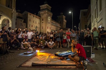 Beim Ferrara Buskers Festival wird die Renaissancestadt zur Open-Air-Bühne