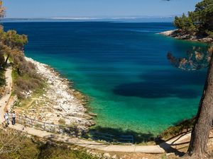 Wanderwege entlang der blauen Küste in Kroatien