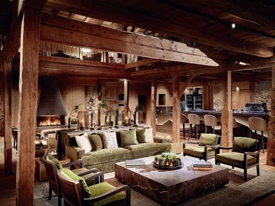 Exklusives Interior: die Tenne Lounge im neuen Mount Med Resort