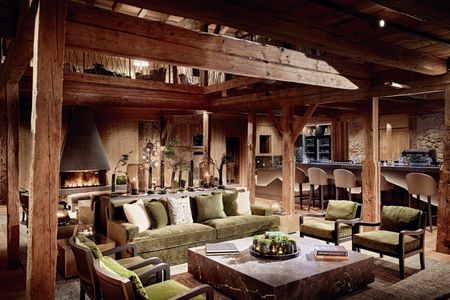 Exklusives Interior: die Tenne Lounge im neuen Mount Med Resort