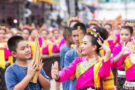 Kulturelles Kerzen-Festival in Thailands Nordosten