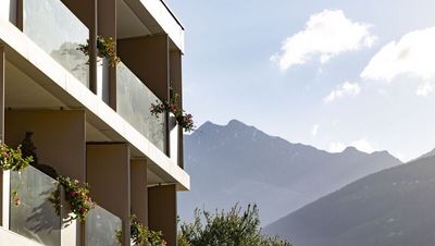 Die leichten Farben und das klare Design im Südtiroler Hotel Laurin haben die Jury des „BIG SEE Architecture Award 2026“ überzeugt