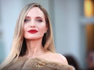 Angelina Jolie Angelina Jolie