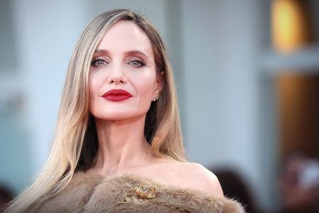 Angelina Jolie 