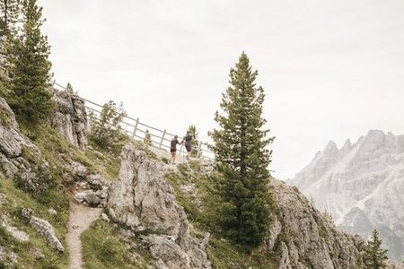 Anspruchsvoll, anstrengend und atemberaubend eindrucksvoll: Der Dolomitenhöhenweg 3 beginnt nahe des Naturhotel Leitlhof in Innichen in Südtirol