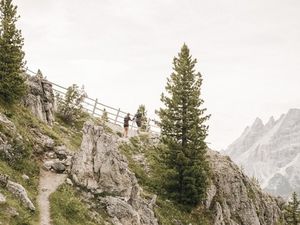 Anspruchsvoll, anstrengend und atemberaubend eindrucksvoll: Der Dolomitenhöhenweg 3 beginnt nahe des Naturhotel Leitlhof in Innichen in Südtirol Anspruchsvoll, anstrengend und atemberaubend eindrucksvoll: Der Dolomitenhöhenweg 3 beginnt nahe des Naturhotel Leitlhof in Innichen in Südtirol