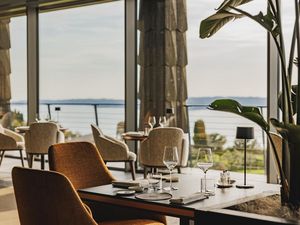 Das Restaurant liegt in der obersten Etage des luxuriösen Spa Hideaways Das Restaurant liegt in der obersten Etage des luxuriösen Spa Hideaways