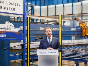 „Die Oceania Sonata markiert den Beginn einer neuen Ära im Luxus-Kreuzfahrtsegment", sagt Jason Montague, Chief Luxury Officer von Oceania Cruises. „Die Oceania Sonata markiert den Beginn einer neuen Ära im Luxus-Kreuzfahrtsegment", sagt Jason Montague, Chief Luxury Officer von Oceania Cruises.
