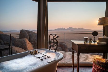 Luxus in abgelegener Wildnis: Im Hardap-Gebiet im Süden Namibias gelegen, befindet sich die außergewöhnliche Zannier Sonop Lodge - direkt an der Grenze zum NamibRand-Naturreservat
