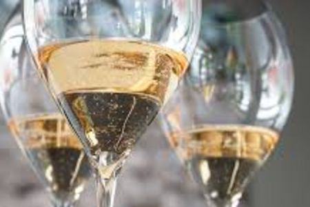Zu kalt ist verschenkt: 'einfach geniessen' erklärt die perfekte Trinktemperatur für Champagner