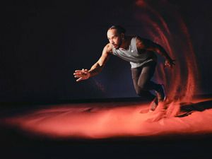 Lewis Hamilton schwitzt für Lululemon Lewis Hamilton schwitzt für Lululemon