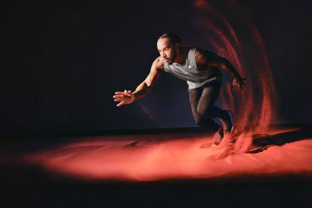 Lewis Hamilton schwitzt für Lululemon
