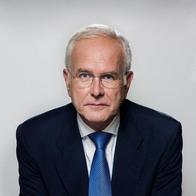 Selten hat man eine Medienberühmtheit wie Harald Schmidt zu Gast