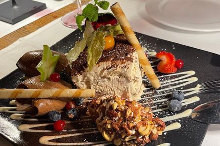 Mediterrane Köstlichkeiten mit Einflüssen aus dem Nahen Osten und Nordafrika finden Gäste im Evelyn's, gelegen im Four Seasons Fort Lauderdale