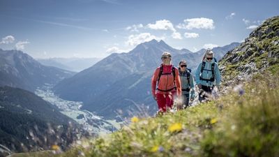 Wanderern steht in der Region St. Anton am Arlberg ein markiertes Wegenetz von 400 Kilometern zur Verfügung