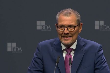 Arbeitgeberpräsident Rainer Dulger lügt sich was in die Tasche