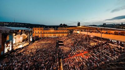 Magische Sommerkulisse am Schlossplatz Stuttgart – Bei den jazzopen von 2. bis 13. Juli 2025 treten namhafte Stars aus der ganzen Welt auf