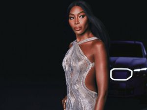 Naomi Campbell präsentiert einen neuen BMW Naomi Campbell präsentiert einen neuen BMW