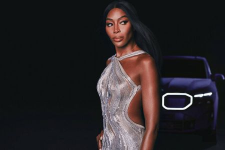 Naomi Campbell präsentiert einen neuen BMW