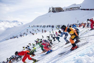 Der Arlberg schaltet auf Winter: Von 2. Dezember 2026 bis 18. April 2027 warten in St. Anton am Arlberg wieder feinster Bergsport und Top-Events