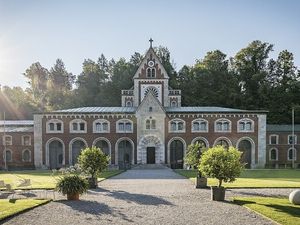 Während die Alte Saline in Bad Reichenhall täglich für Besucher geöffnet hat und zu den berühmtesten Sehenswürdigkeiten der bayerischen Alpenstadt zählt Während die Alte Saline in Bad Reichenhall täglich für Besucher geöffnet hat und zu den berühmtesten Sehenswürdigkeiten der bayerischen Alpenstadt zählt