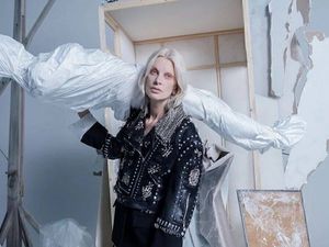 Eines der Bilder aus der "The Jacket"-Serie , die wieder gelöscht worden sind