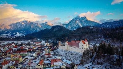 Auch im Winter immer einen Besuch wert: Bayerns höchstgelegene Stadt Füssen im Allgäu
