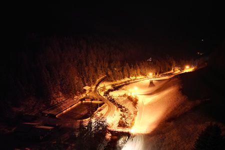 Die beleuchtete Blusenrunde Prägraten in Osttirol/Österreich ist ideal für Langläufer, die nach Einbruch der Dunkelheit eine Erkundungstour machen möchten und bewusst Abgeschiedenheit suchen